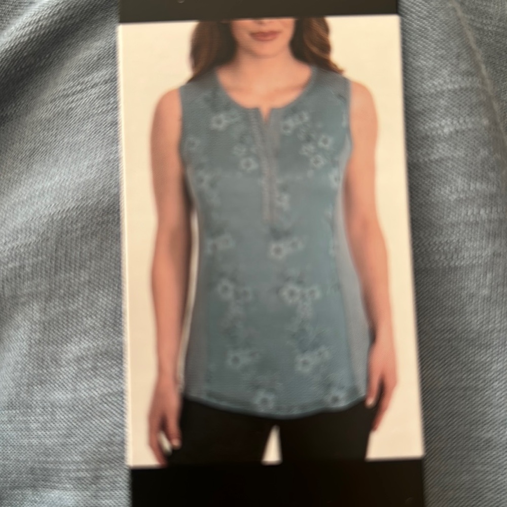 NWT⭐️Floral Boho Dressy Tank w/Crocheted Lace at V-Neck by RXB🍃 - Picture 6 of 13